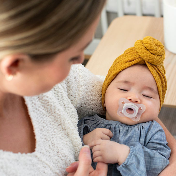 Quando dare il ciuccio al neonato